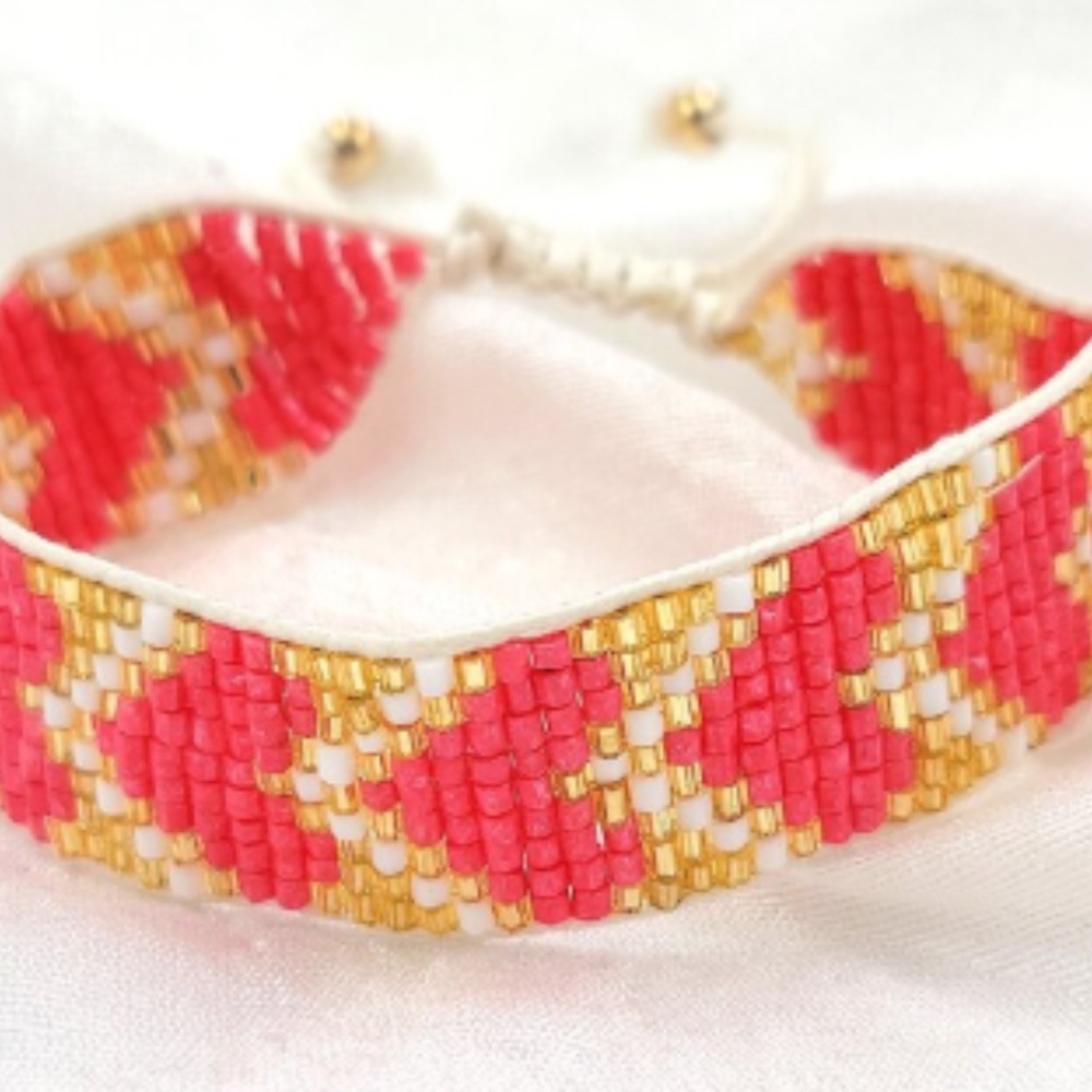 Seed-bead Valentines Heart Friendship Bracelet